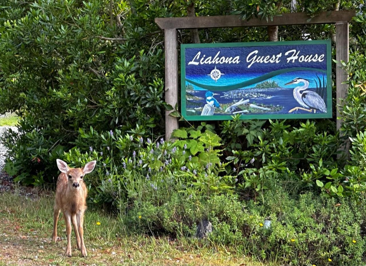 Liahona Guest House Ucluelet Buitenkant foto