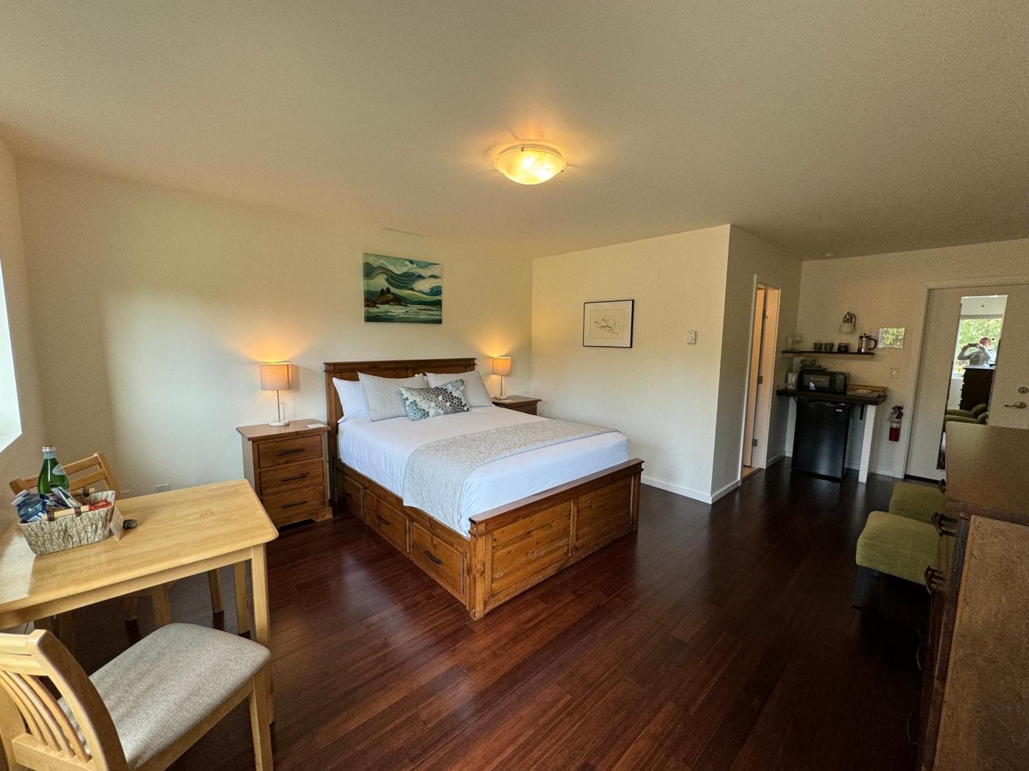 Liahona Guest House Ucluelet Buitenkant foto
